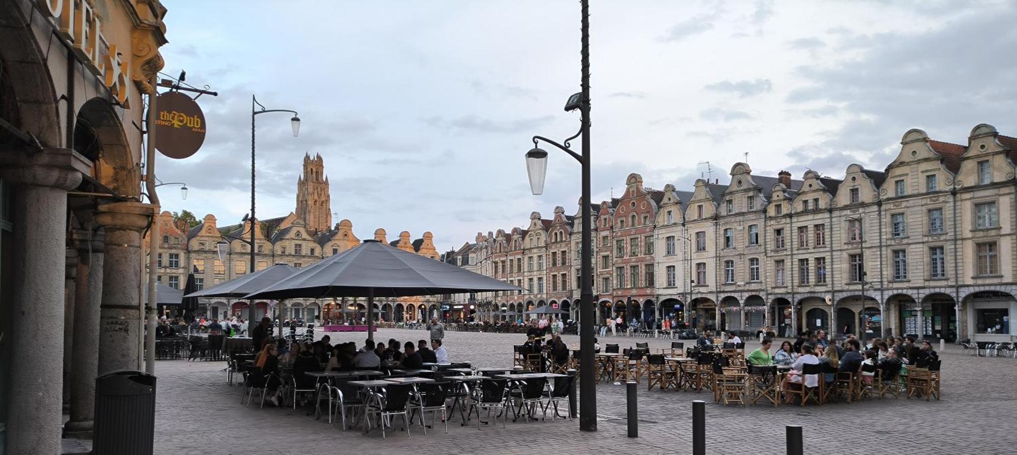 L'Appart Caroline - Proche Du Beffroi Arras Exteriör bild